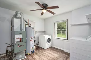 3261 Dewalt Dr, Akron, OH 44312 - Photo 13