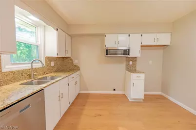 535 Treadway Boulevard, Sheffield Lake, OH 44054 - Photo 11