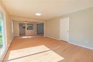 535 Treadway Blvd, Sheffield Lake, OH 44054 - Photo 9