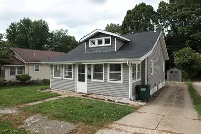 293 E Cassell Avenue, Barberton, OH 44203 - Photo 1