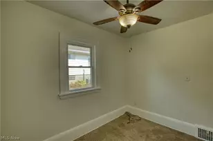 293 E Cassell Ave, Barberton, OH 44203 - Photo 9