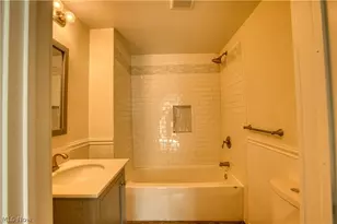 293 E Cassell Ave, Barberton, OH 44203 - Photo 13