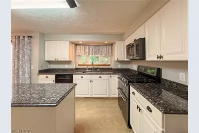 4730 Squire Drive, Sagamore Hills, OH 44067 - Photo 11