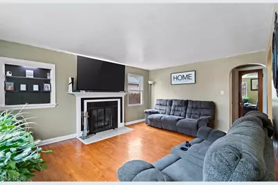 162 Perry Drive NW, Canton, OH 44708 - Photo 5