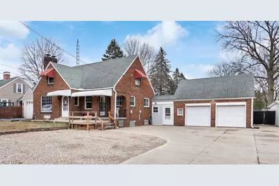 162 Perry Drive NW, Canton, OH 44708 - Photo 1