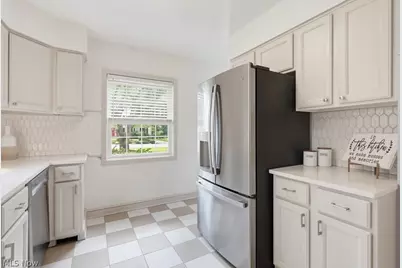 2468 Ridgewood Road, Akron, OH 44313 - Photo 17