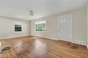 2590 21st St, Cuyahoga Falls, OH 44223 - Photo 5