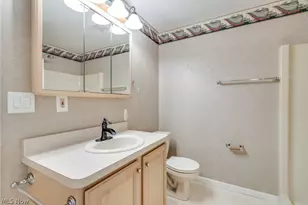 4505 Oakhill Blvd, Lorain, OH 44053 - Photo 37