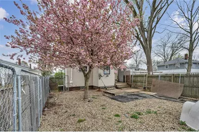 1815 Walden Avenue NW, Canton, OH 44709 - Photo 27