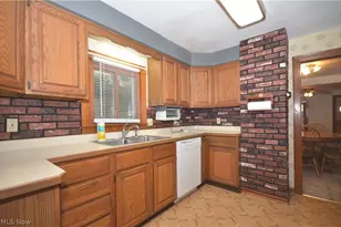 1742 Shaw Ave, Akron, OH 44305 - Photo 11