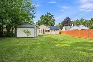 145 Hawthorne Dr, Painesville Twp, OH 44077 - Photo 9