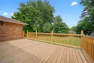 333 E Ridgewood Dr, Green Hills, OH 44131 - Photo 5