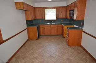 2910 Farmdale Rd, Akron, OH 44312 - Photo 9