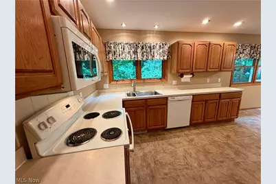 11578 Wilbert Road, Chardon, OH 44024 - Photo 13