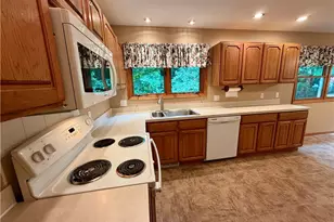 11578 Wilbert Rd, Chardon, OH 44024 - Photo 13