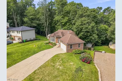 7361 Stonehill Avenue NW, Canal Fulton, OH 44614 - Photo 3