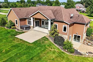 4066 Knollbrook Dr, Norton, OH 44203 - Photo 3