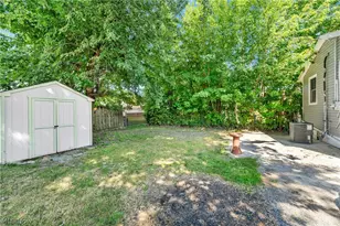 290 E 317th St, Willowick, OH 44095 - Photo 27
