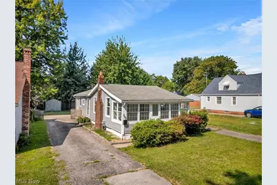 290 E 317th Street, Willowick, OH 44095 - Photo 1
