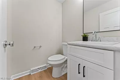 704 Cranberry Creek, Boardman, OH 44512 - Photo 15