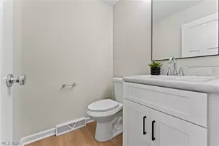 704 Cranberry Creek, Boardman, OH 44512 - Photo 15