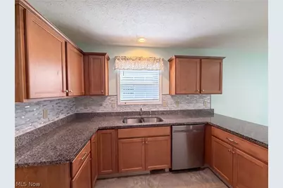 159 Prestwyck Lane, Elyria, OH 44035 - Photo 7