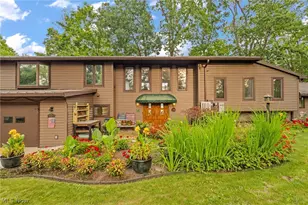 910 Pike Dr, Mansfield, OH 44903 - Photo 1