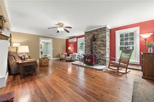 10689 Vaughn Rd, Mantua, OH 44255 - Photo 9