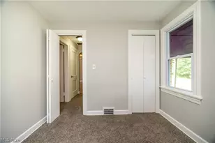 110 S Hazelwood Ave, Youngstown, OH 44509 - Photo 23