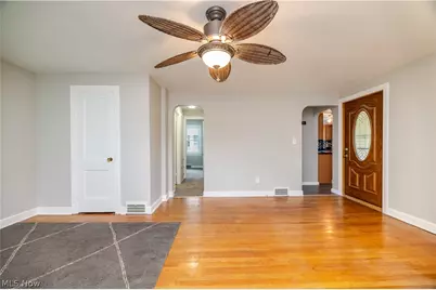 110 S Hazelwood Avenue, Youngstown, OH 44509 - Photo 9
