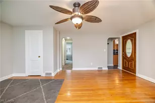 110 S Hazelwood Ave, Youngstown, OH 44509 - Photo 9