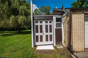 110 S Hazelwood Ave, Youngstown, OH 44509 - Photo 7