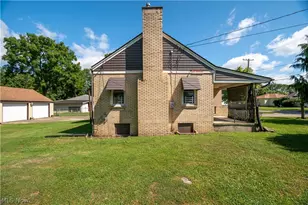 110 S Hazelwood Ave, Youngstown, OH 44509 - Photo 3