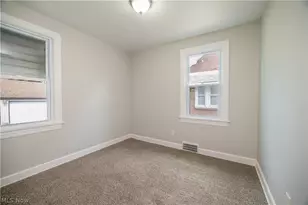 110 S Hazelwood Ave, Youngstown, OH 44509 - Photo 25