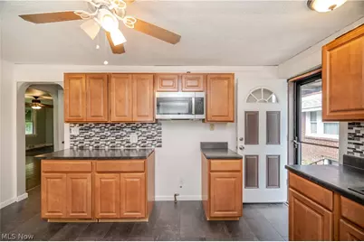 110 S Hazelwood Avenue, Youngstown, OH 44509 - Photo 15