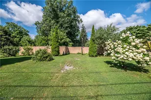 110 S Hazelwood Ave, Youngstown, OH 44509 - Photo 37