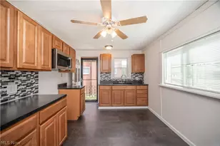 110 S Hazelwood Ave, Youngstown, OH 44509 - Photo 17