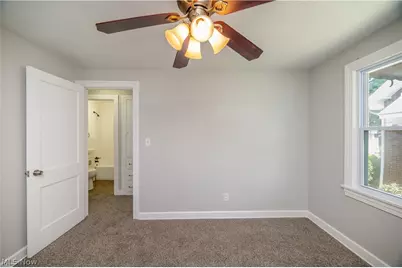 110 S Hazelwood Avenue, Youngstown, OH 44509 - Photo 13