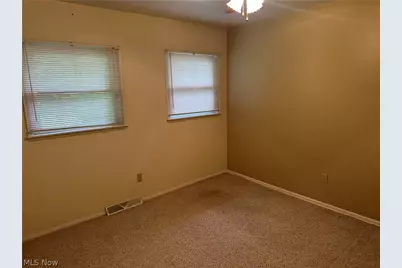 17448 Laurel Avenue, Lake Milton, OH 44429 - Photo 13