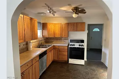 17448 Laurel Avenue, Lake Milton, OH 44429 - Photo 9