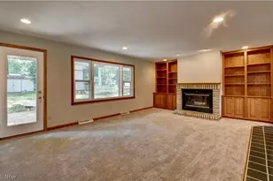 3136 Englewood Dr, Silver Lake, OH 44224 - Photo 7