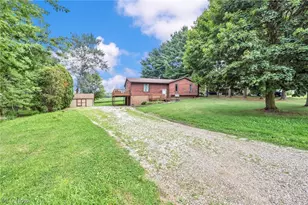 7601 Brookview St, Louisville, OH 44641 - Photo 29