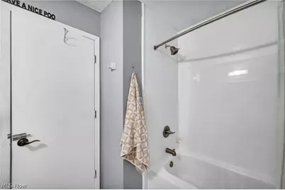 7601 Brookview Street, Louisville, OH 44641 - Photo 17