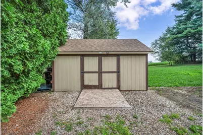 7601 Brookview Street, Louisville, OH 44641 - Photo 31