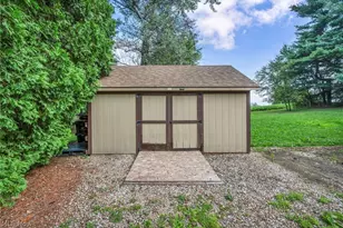 7601 Brookview St, Louisville, OH 44641 - Photo 31