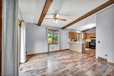7601 Brookview Street, Louisville, OH 44641 - Photo 9