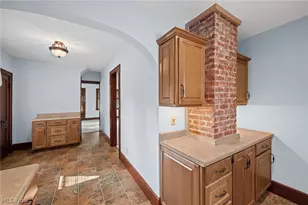 957 Cleveland Ave, Amherst, OH 44001 - Photo 13
