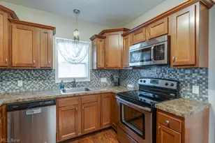 77 Devonshire Dr, Akron, OH 44312 - Photo 9
