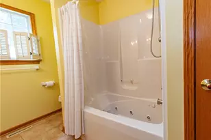 952 Rosemarie Cir, Wadsworth, OH 44281 - Photo 17