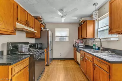1396 E 124 Street, Loveland, OH 44106 - Photo 17